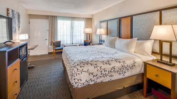  - Best Western Plus of Birch Run Hotel - I-75, Exit 136