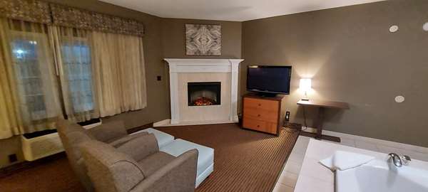 Suite - Best Western Plus of Birch Run Hotel - I-75, Exit 136