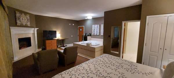 Suite - Best Western Plus of Birch Run Hotel - I-75, Exit 136