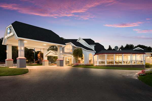 Exterior view - Best Western Harbour Pointe Hotel St Ignace - I-75, Exit 344