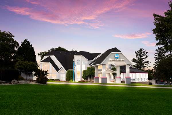 Exterior view - Best Western Harbour Pointe Hotel St Ignace - I-75, Exit 344
