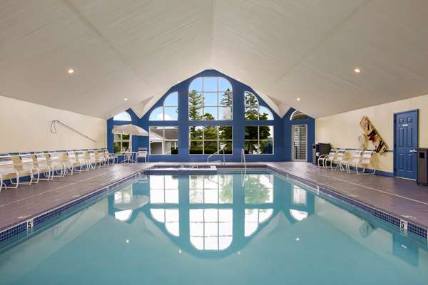 Pool - Best Western Harbour Pointe Hotel St Ignace - I-75, Exit 344