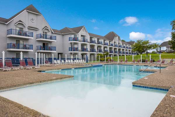Pool - Best Western Harbour Pointe Hotel St Ignace - I-75, Exit 344
