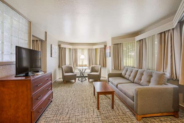  - Best Western Harbour Pointe Hotel St Ignace - I-75, Exit 344