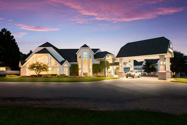 Exterior view - Best Western Harbour Pointe Hotel St Ignace - I-75, Exit 344