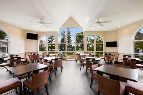 Amenities - Best Western Harbour Pointe Hotel St Ignace - I-75, Exit 344