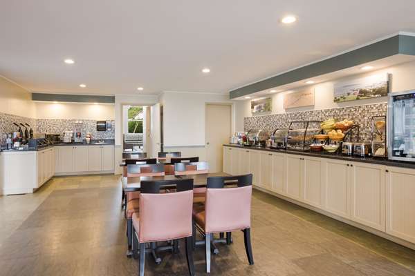 Amenities - Best Western Harbour Pointe Hotel St Ignace - I-75, Exit 344