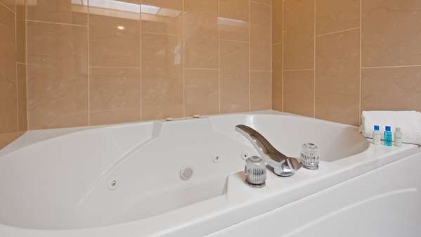  - Best Western Plaza Hotel of Saugatuck