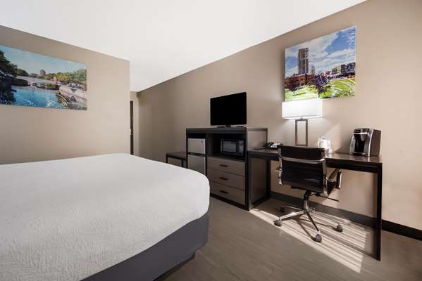  - Best Western Executive Inn Battle Creek - I-94, Exit 97