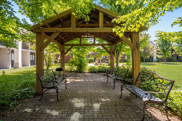  - Best Western Hospitality Hotel & Suites Grand Rapids