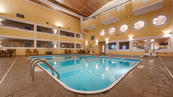 Pool - Best Western Lakewinds Hotel Ludington