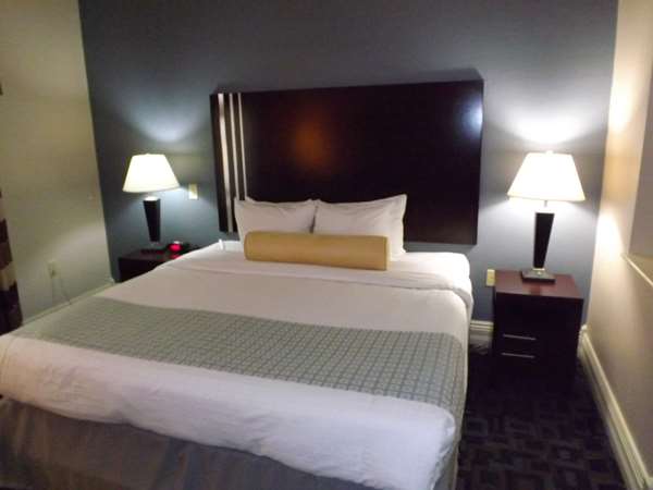 - Best Western Plus Kalamazoo Suites Kalamazoo - I-94, Exit 36
