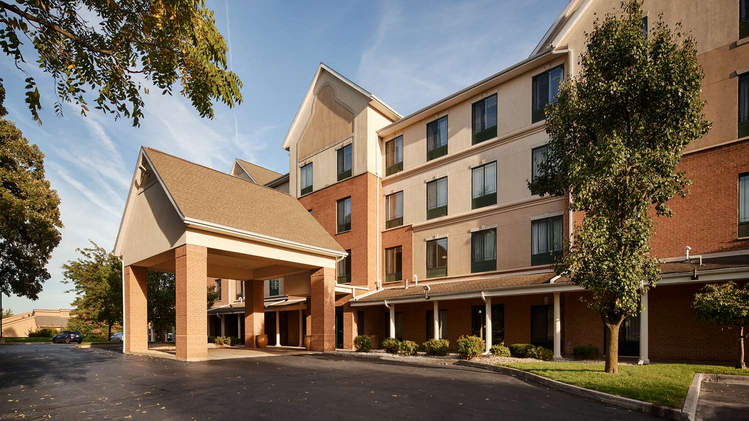 Best Western Plus Kalamazoo Suites Kalamazoo - I-94, Exit 36, MI - See
