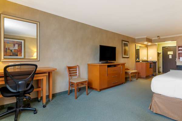 Suite - Best Western Davidson Inn - I-69, Exit 145