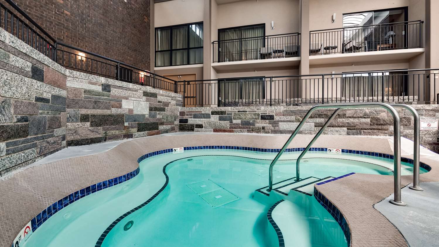 Best Western Plus Bloomington Hotel, MN See Discounts