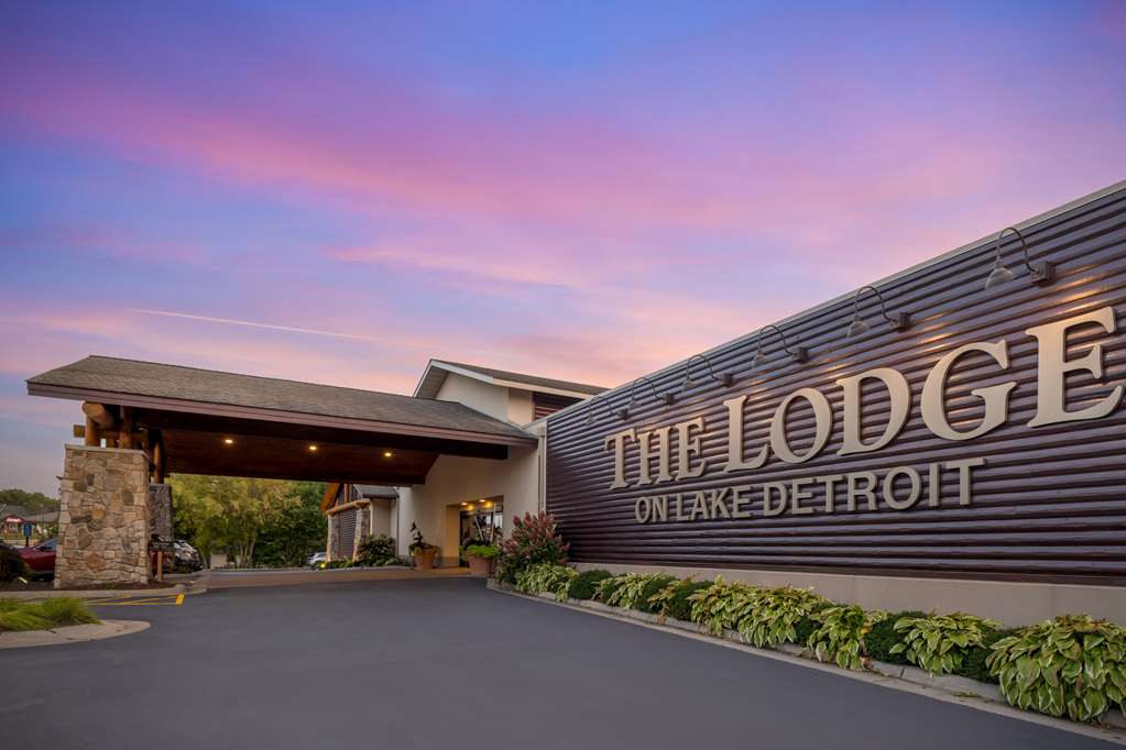Best Western Premier Ldg On Lake Detroit