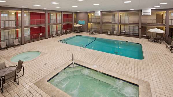 Pool - Best Western Plus Hotel Willmar