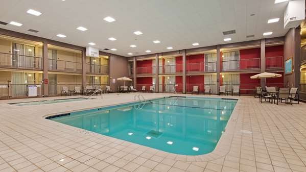 Pool - Best Western Plus Hotel Willmar