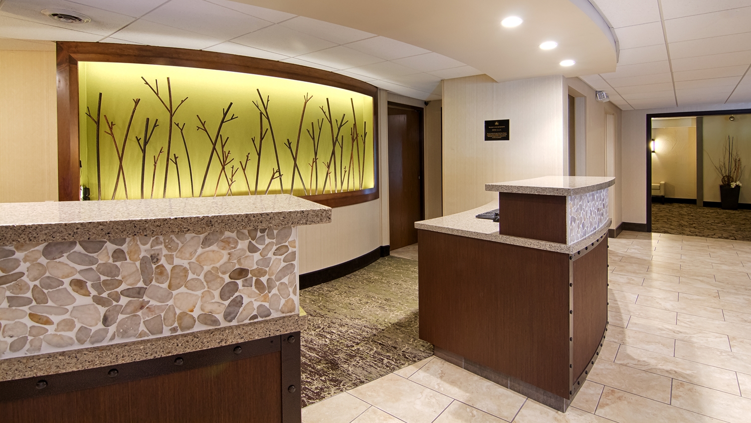 Best Western Plus Hotel New Ulm, MN - See Discounts