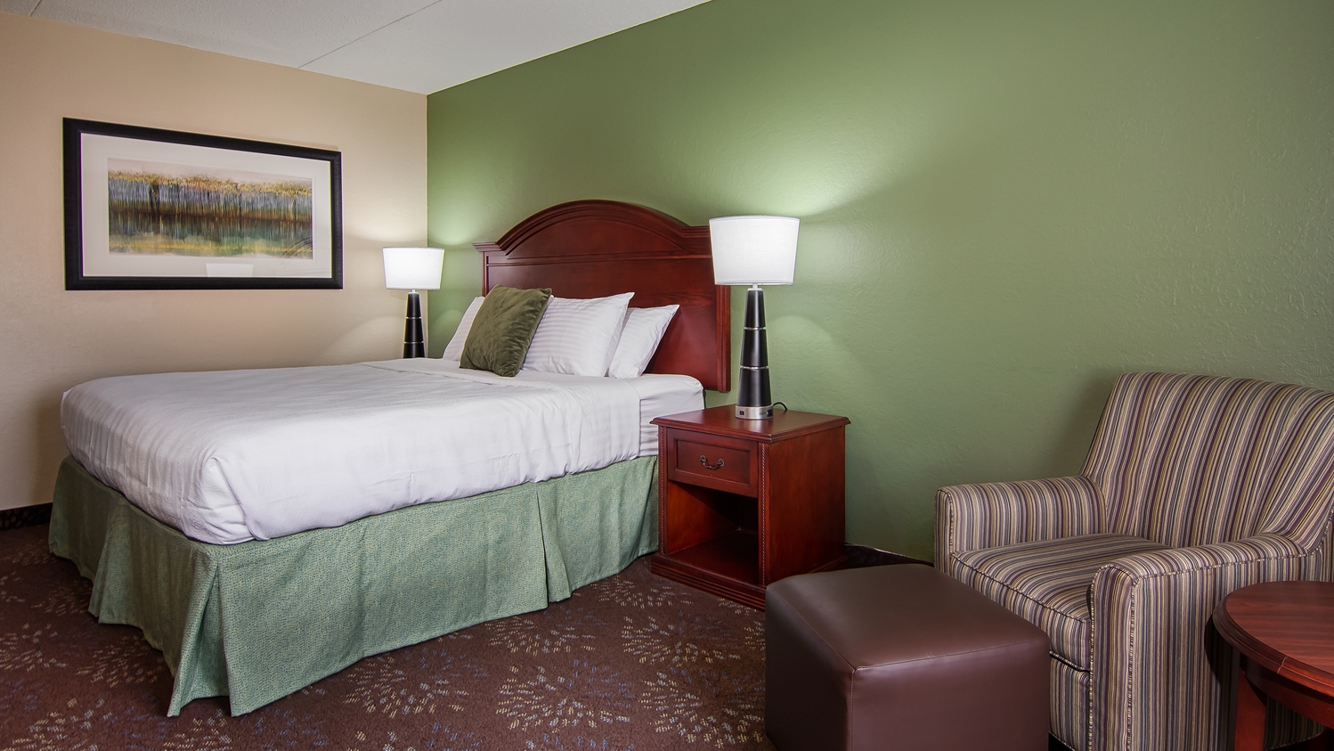 Best Western Plus Hotel New Ulm, MN - See Discounts