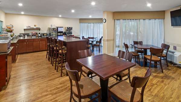 Amenities - Best Western Oak Manor Hotel Biloxi - I-110, Exit 1A
