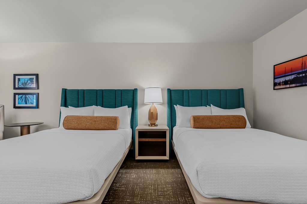Best Western Seaway Inn-guestroom-Guest Room,On-Site.jpg
