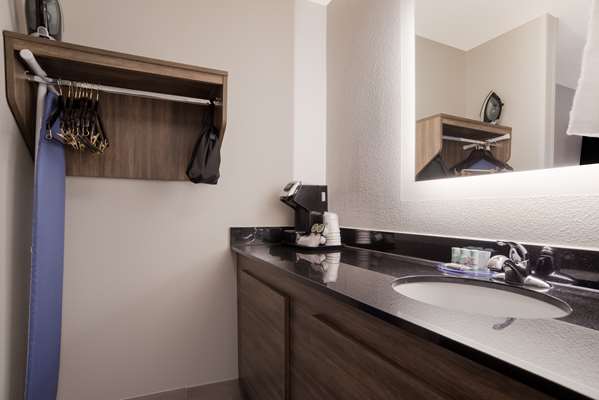  - Best Western Flagship Inn Moss Point - I-10, Exit 69