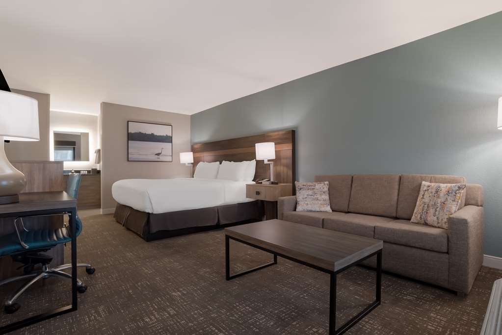 Best Western Flagship Inn-guestroom-Guest Room,On-Site.jpg