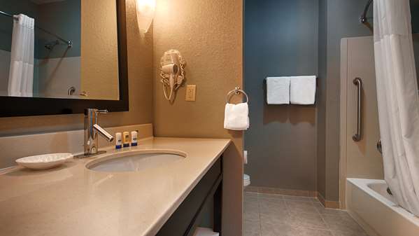  - Best Western Plus Magee Inn