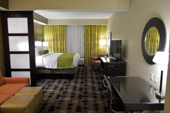 Suite - Best Western Premier University Inn Hattiesburg - I-59, Exit 65