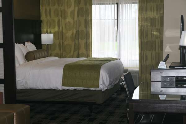 Suite - Best Western Premier University Inn Hattiesburg - I-59, Exit 65
