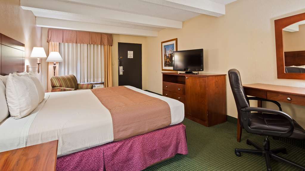 Best Western Montis Inn-guestroom-Guest Room,On-Site.jpg