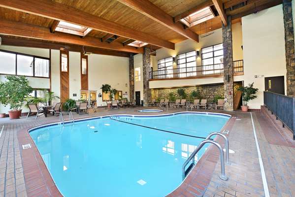 Pool - Best Western Center Pointe Inn Branson