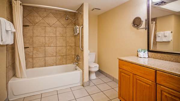 Suite - Best Western Center Pointe Inn Branson