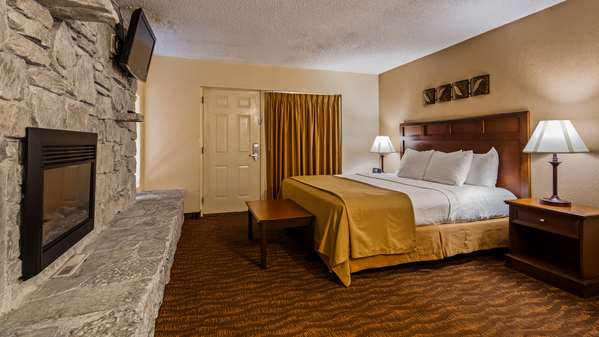 Suite - Best Western Center Pointe Inn Branson
