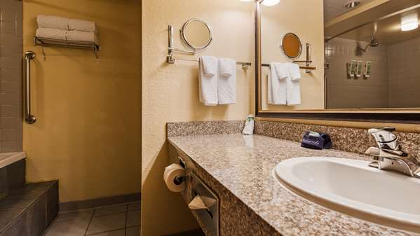 Suite - Best Western Center Pointe Inn Branson