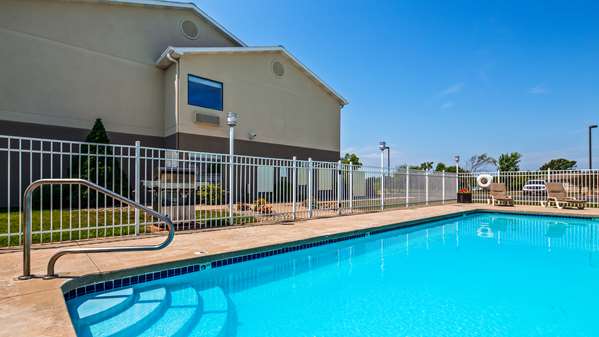 Pool - Best Western Hotel Brookfield