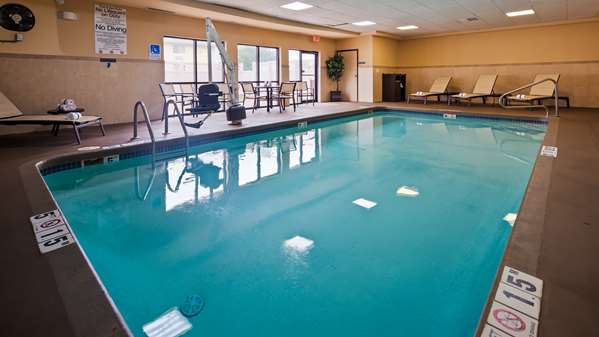 Pool - Best Western Plus Kansas City Airport Hotel - I-29, Exit 12