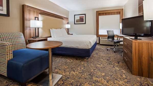 - Best Western Plus Kansas City Airport Hotel - I-29, Exit 12
