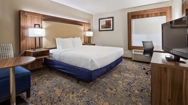  - Best Western Plus Kansas City Airport Hotel - I-29, Exit 12