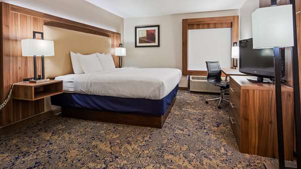  - Best Western Plus Kansas City Airport Hotel - I-29, Exit 12
