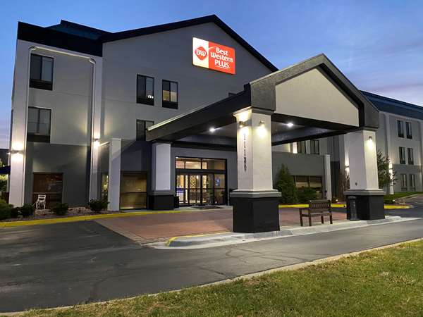 Exterior view - Best Western Plus Kansas City Airport Hotel - I-29, Exit 12