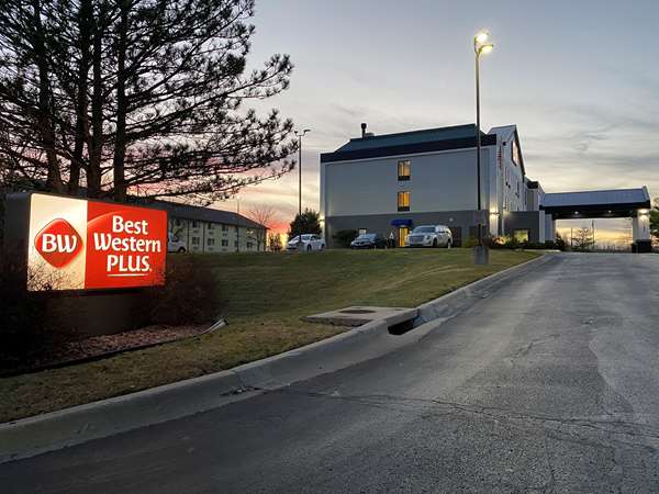 Exterior view - Best Western Plus Kansas City Airport Hotel - I-29, Exit 12