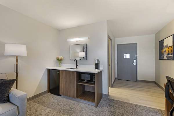  - Best Western Plus - The Charles Hotel St Charles - I-70, Exit 229B