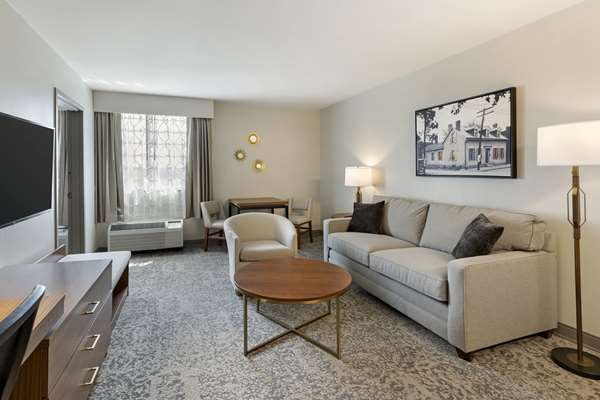  - Best Western Plus - The Charles Hotel St Charles - I-70, Exit 229B