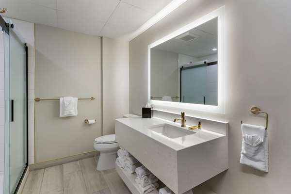  - Best Western Plus - The Charles Hotel St Charles - I-70, Exit 229B