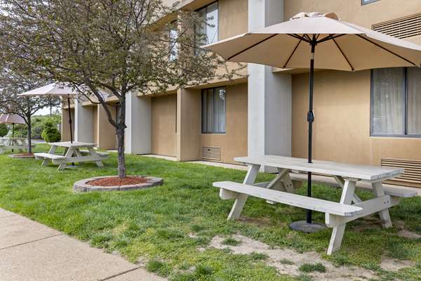  - Best Western Plus - The Charles Hotel St Charles - I-70, Exit 229B