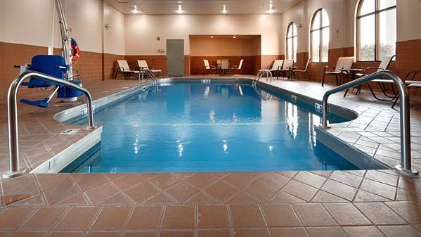 Pool - Best Western Plus Sikeston Hotel