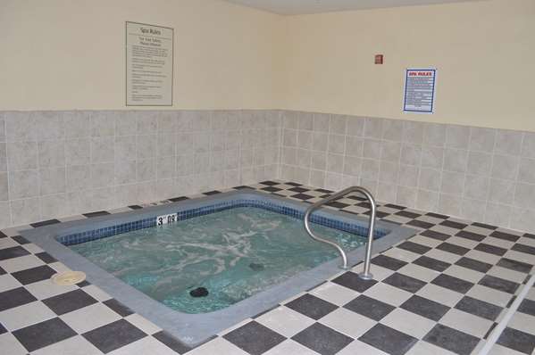Pool - Best Western Plus Columbia Inn - I-70, Exit 128A