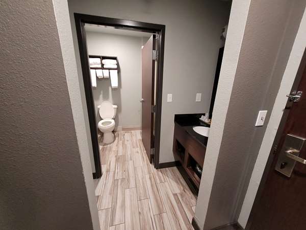  - Best Western Plus Columbia Inn - I-70, Exit 128A